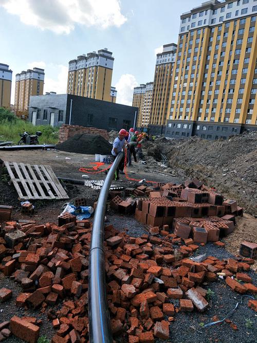 市公用局全力推进城市供水、雨水与污水管网改造工程纪实